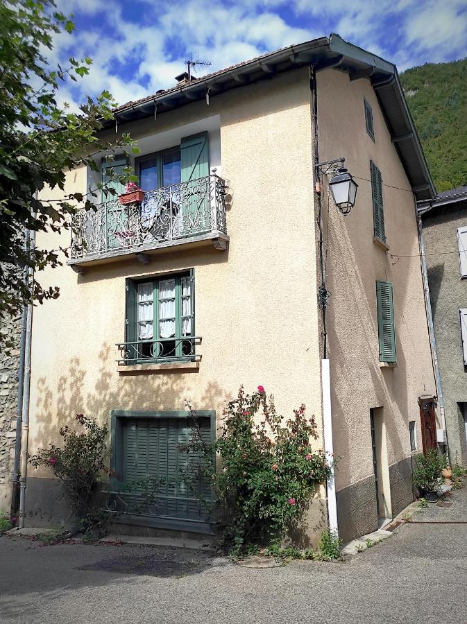 La Maison Des Vacances Auzat Exterior photo